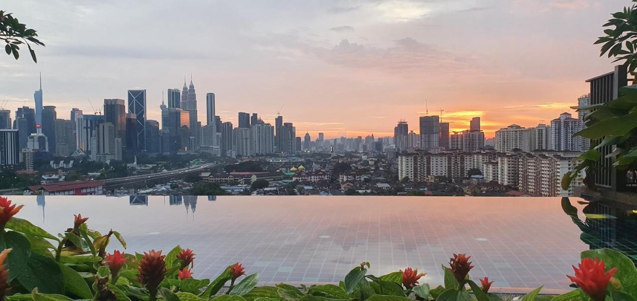 Studio Near Klcc And Lrt With Superb View Kuala Lumpur Eksteriør billede